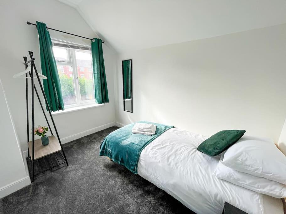 Apartamento Perfect For Contractors & Families! 7 Beds Free Parking Birmingam Exterior foto